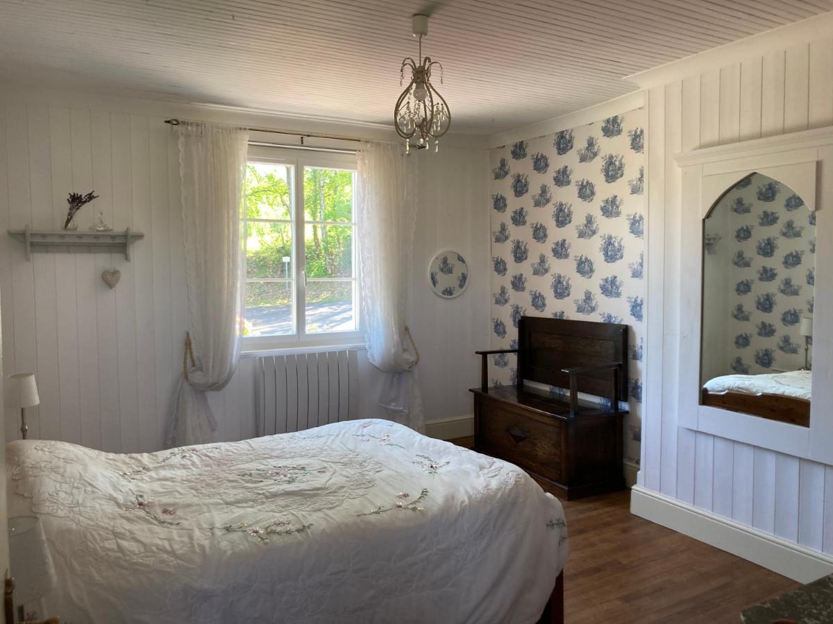 La Maison Charmante D'Elisabeth Saint-Ybard Екстер'єр фото